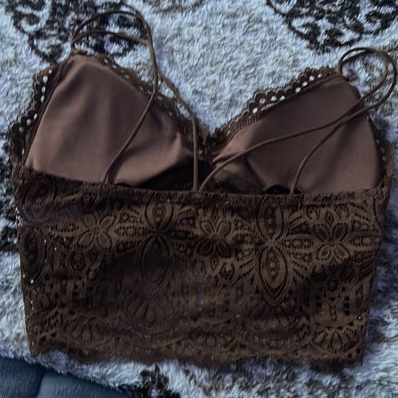 Barely worn is a  medium - Picture 2 of 4